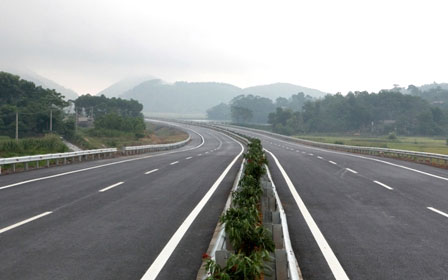 Thủ tướng phát lệnh thông xe cao tốc dài nhất Việt Nam